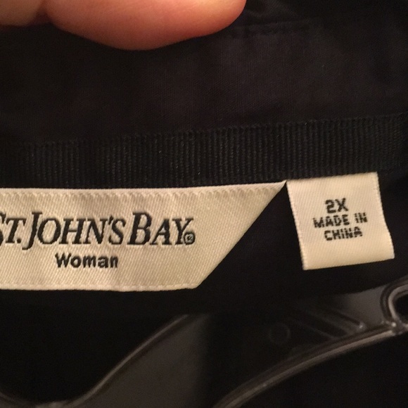 St. John’s Bay Top - Picture 2 of 5